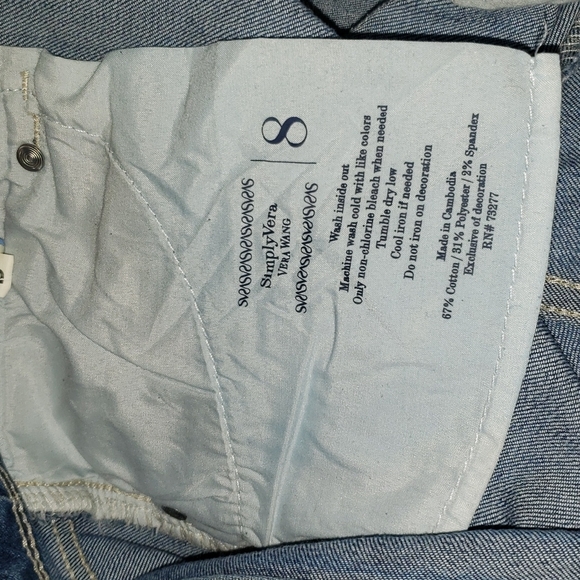 Like New! Simply Vera Wang Ankle Jeans - Picture 9 of 9